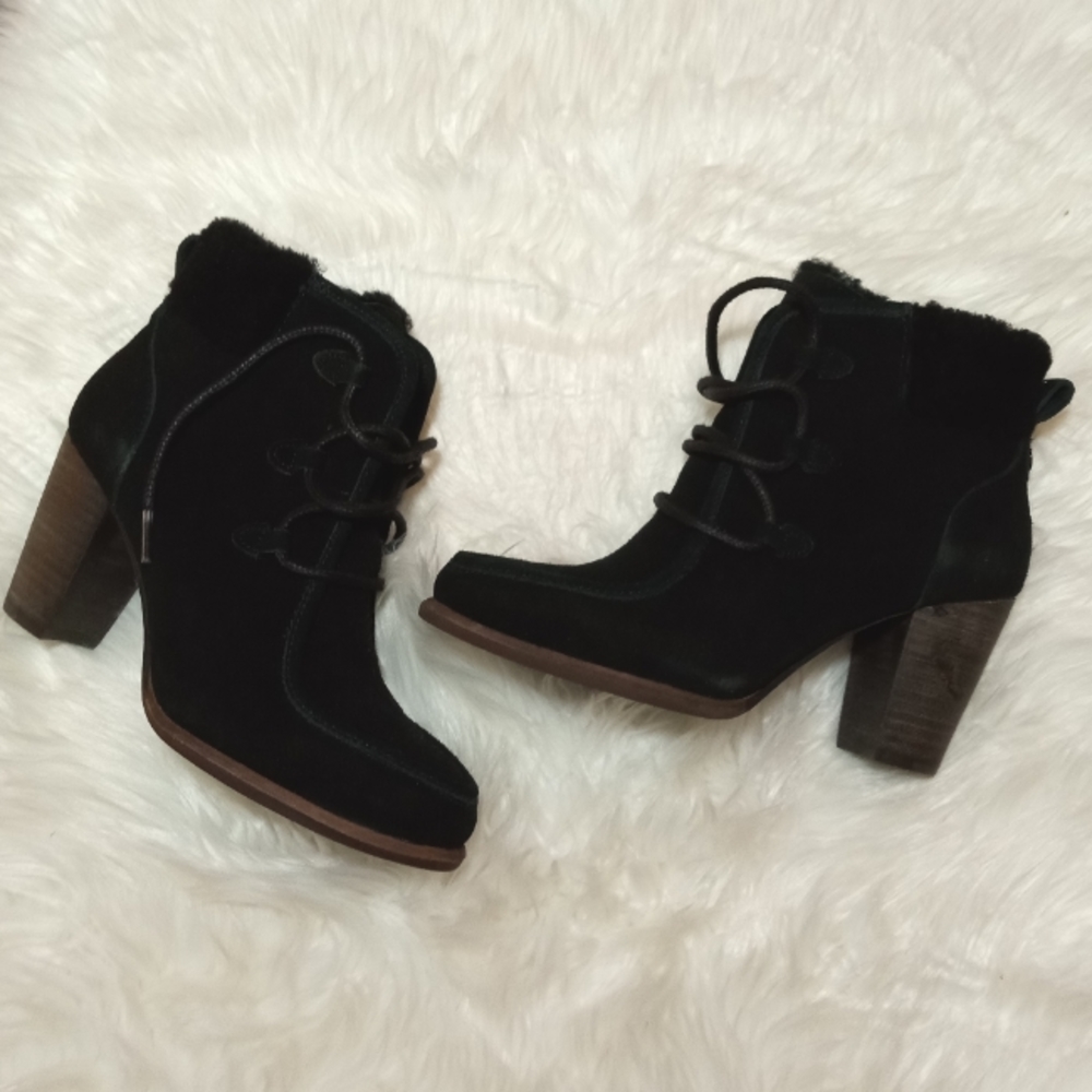 NIB UGG Analise Heeled Boots